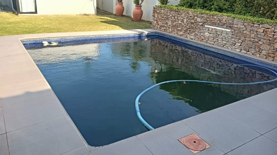 6 Bedroom Property for Sale in Gonubie Eastern Cape